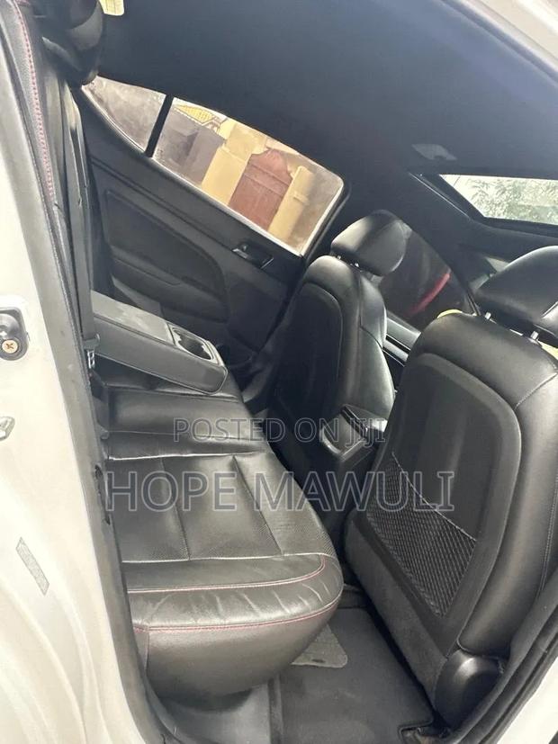 Hyundai Elantra Sport 2018 White