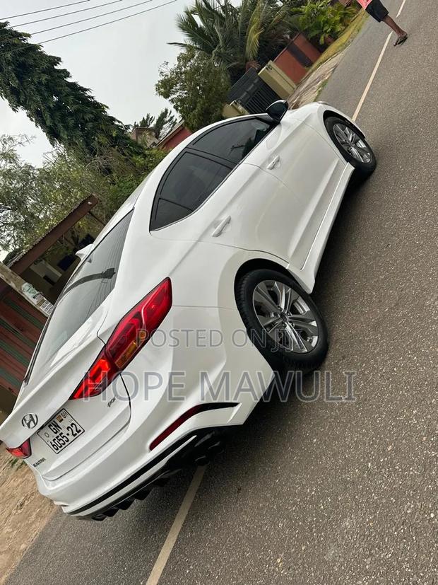 Hyundai Elantra Sport 2018 White