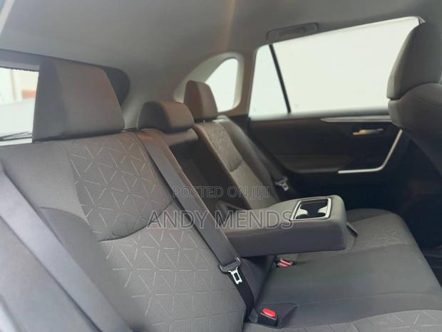 Toyota RAV4 XLE AWD 2020 White