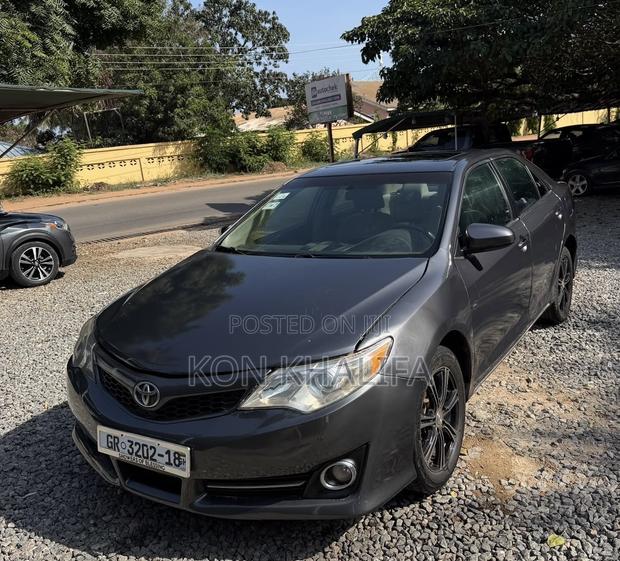 Toyota Camry SE Sport 4dr Sedan (2.5L 4cyl 6A) 2014 Gray