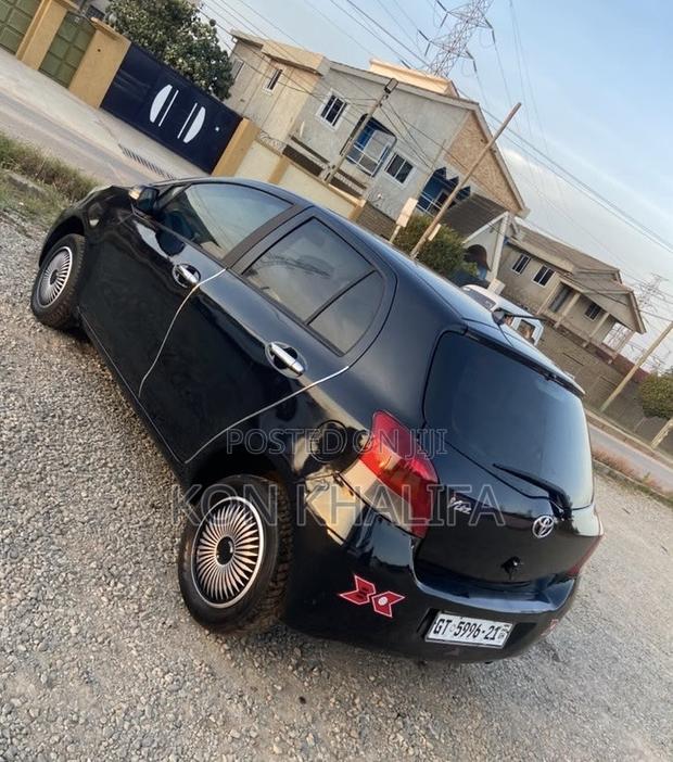 Toyota Vitz 2009 Black