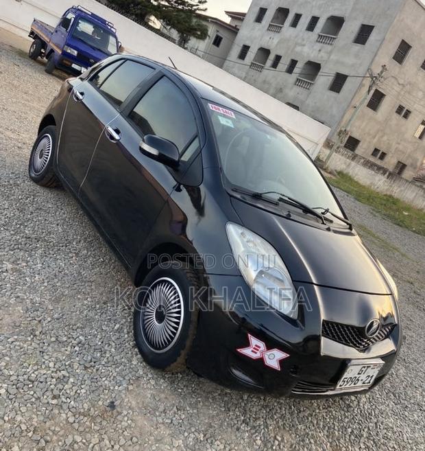 Toyota Vitz 2009 Black