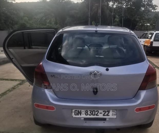 Toyota Vitz 1.0 FWD 3dr 2010 Silver