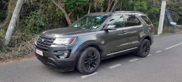 Ford Explorer 2016 Gray
