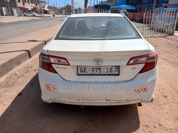Toyota Camry LE 4dr Sedan (2.5L 4cyl 6A) 2014 White