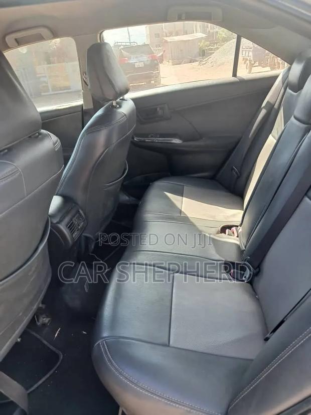 Toyota Camry LE 4dr Sedan (2.5L 4cyl 6A) 2014 White