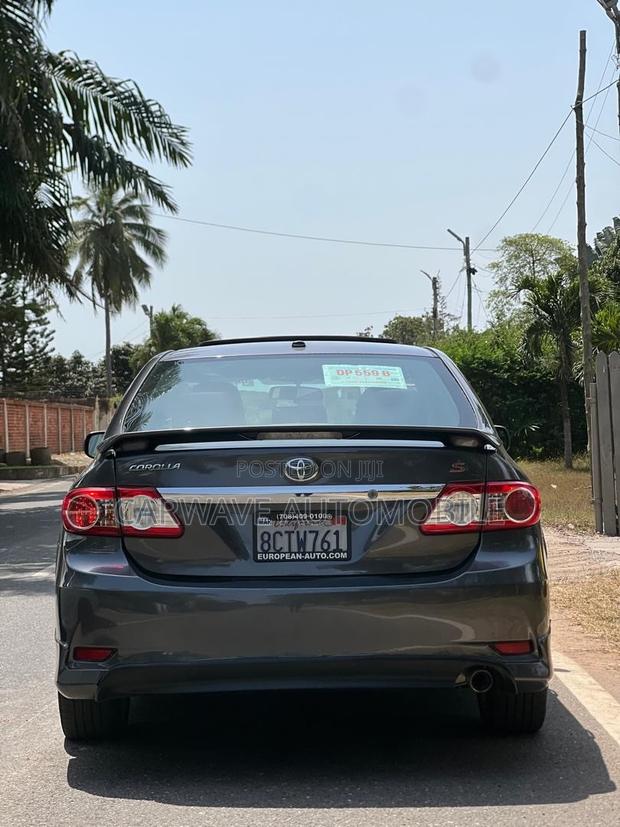 Toyota Corolla S 5-Speed 2013 Gray