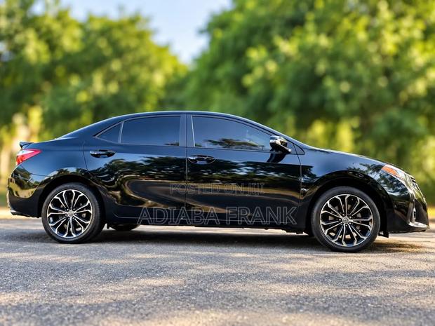Toyota Corolla 2016 Black