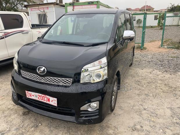 Toyota Voxy V 2WD 8-Seater 2013 Black