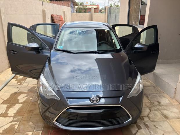 Toyota Yaris iA 1.5 FWD 2017 Gray