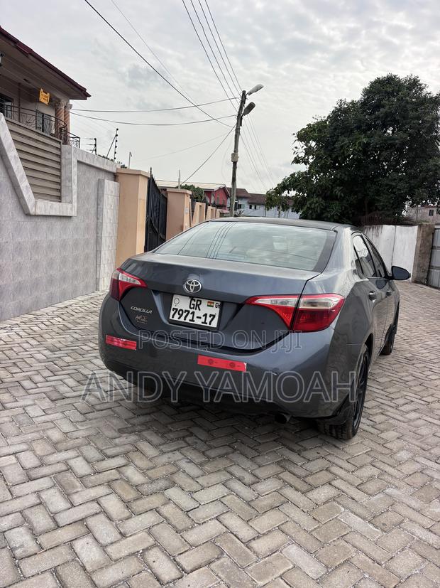 Toyota Corolla 2016 Gray