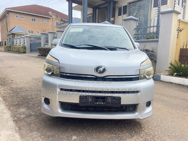 Toyota Voltz 2008 Silver