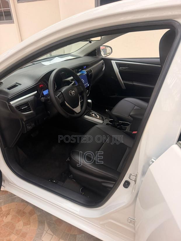 Toyota Corolla 2016 White