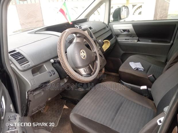 Toyota Voxy 2013 Black