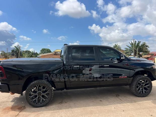 RAM 1500 2019 Black
