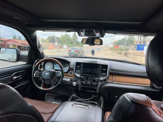 RAM 1500 2019 Black