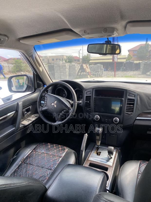 Mitsubishi Pajero 2010 White