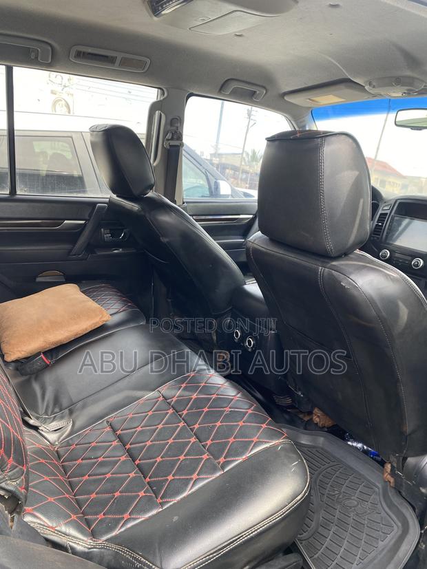 Mitsubishi Pajero 2010 White