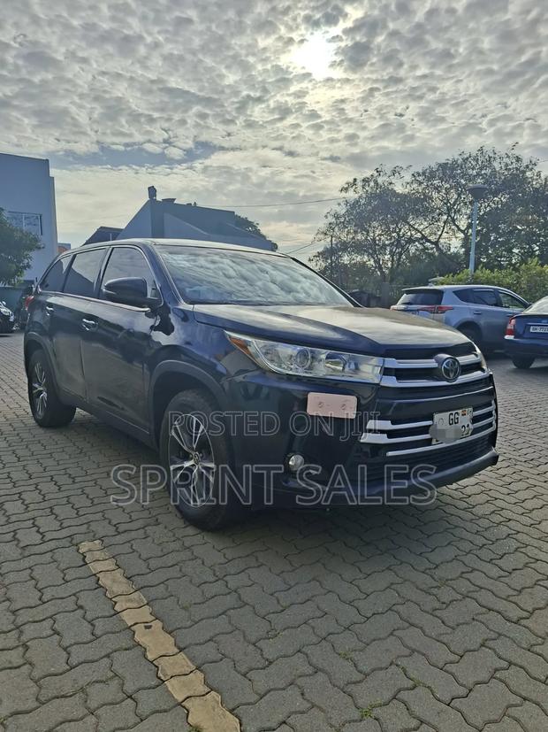 Toyota Highlander LE Plus 2019 Black