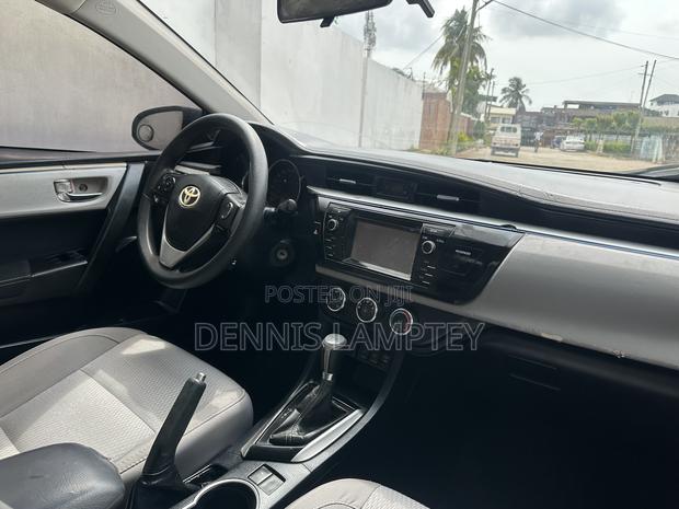 Toyota Corolla 2016 Gray