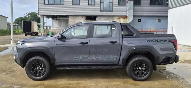 New Toyota Hilux Legend (Diesel) 2026 Gray