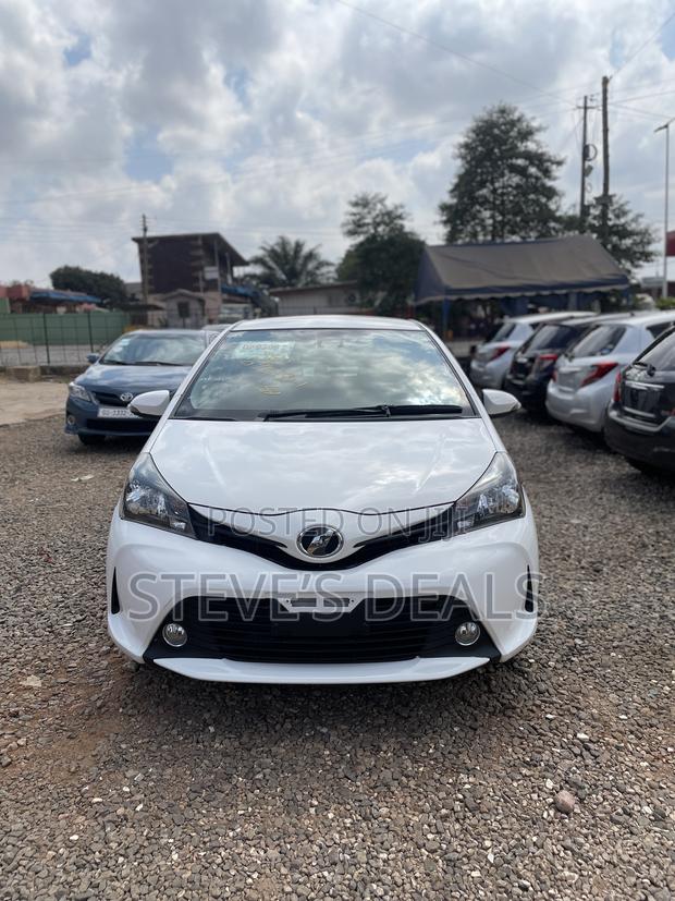 Toyota Vitz 1.3 FWD 5dr 2015 White