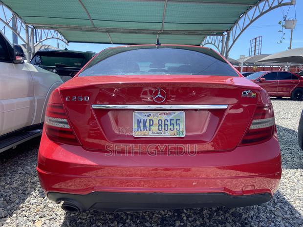 Mercedes-Benz C250 2014 Red