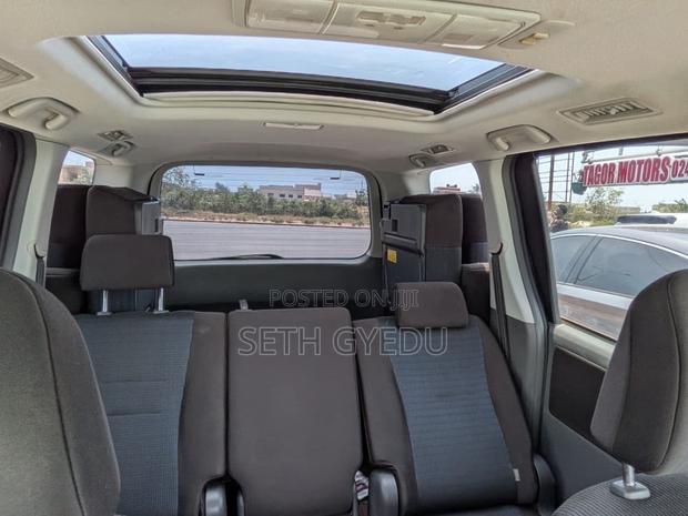 Toyota Voxy 2011 Black
