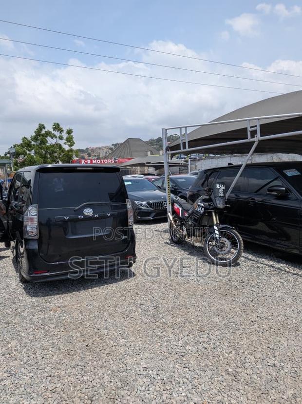 Toyota Voxy 2011 Black