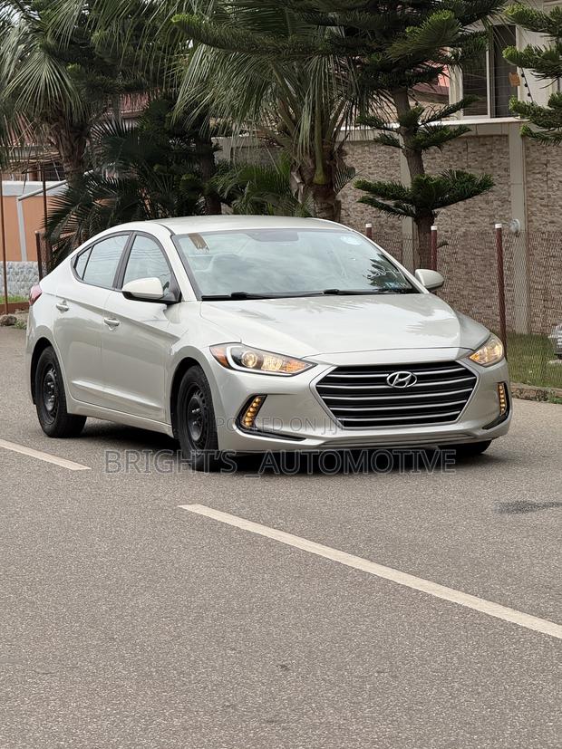 Hyundai Elantra SE 2018 Yellow