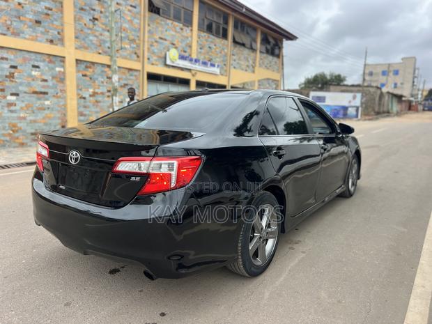 Toyota Camry SE 4dr Sedan (2.5L 4cyl 6A) 2014 Black