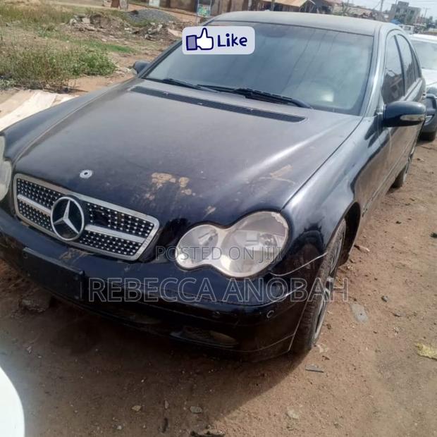 Mercedes-Benz C200 2009 Black