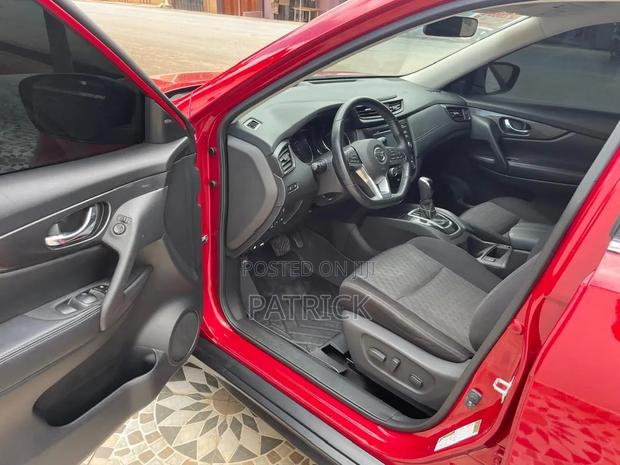 Nissan Rogue SV AWD 2017 Beige
