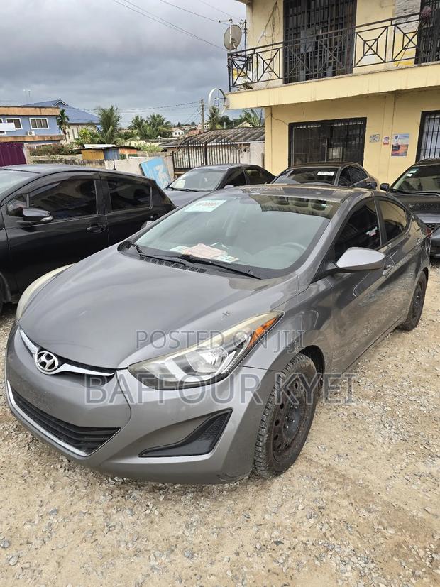 Hyundai Elantra Limited 4dr Sedan (1.8L 4cyl 6A) 2015 Gray