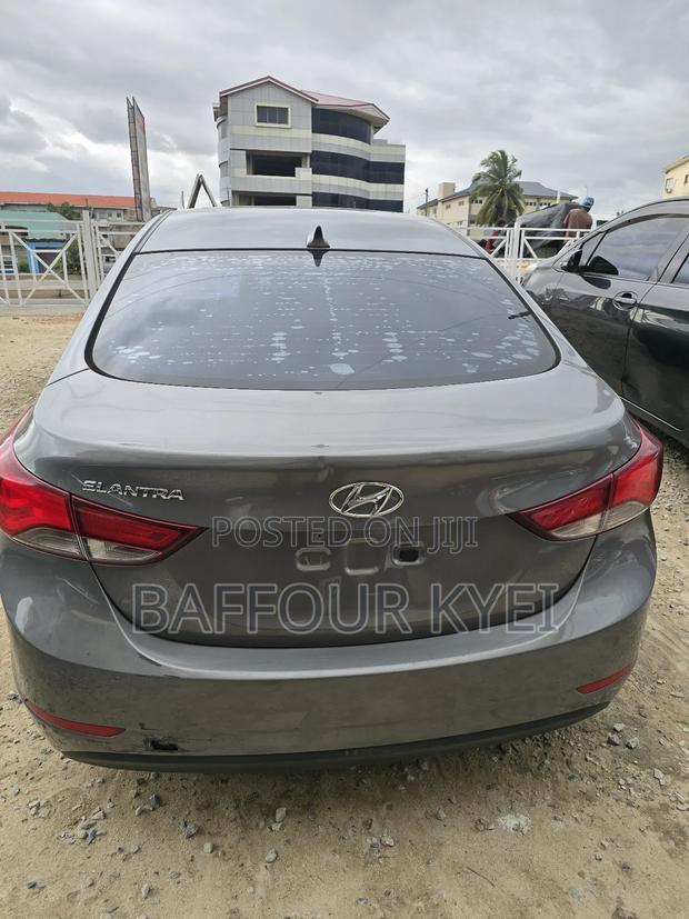 Hyundai Elantra Limited 4dr Sedan (1.8L 4cyl 6A) 2015 Gray