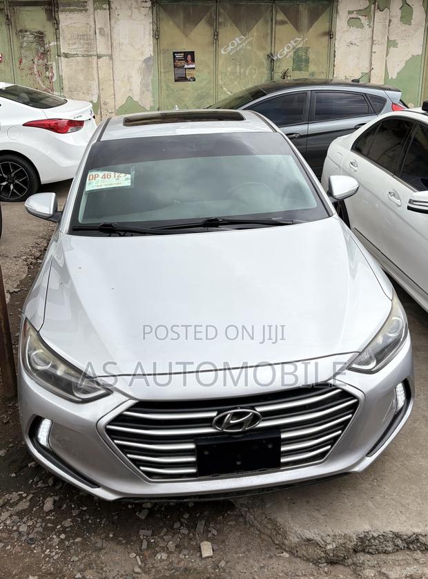 Hyundai Elantra Value Edition Sedan FWD (2.0L 4cyl 6A) 2017 Silver