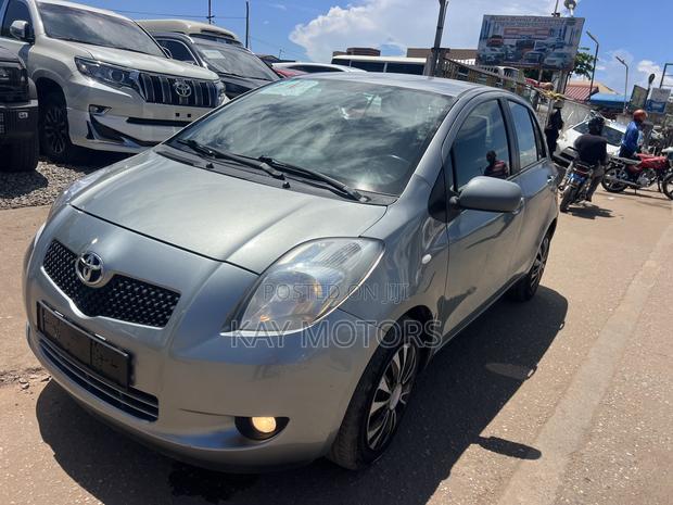 Toyota Yaris 1.5 2009 Gray