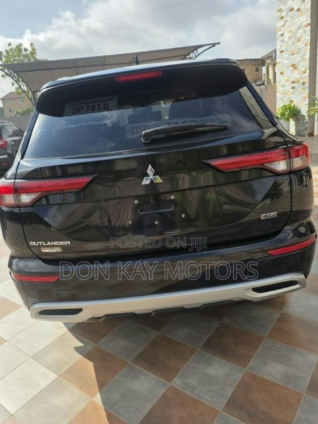 Mitsubishi Outlander SEL Launch Edition 2022 Black