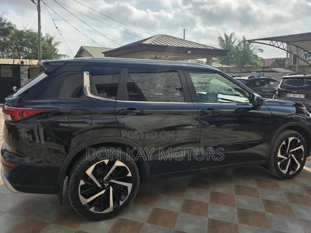 Mitsubishi Outlander SEL Launch Edition 2022 Black