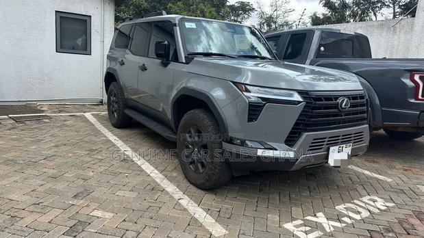Lexus GX 2026 Silver