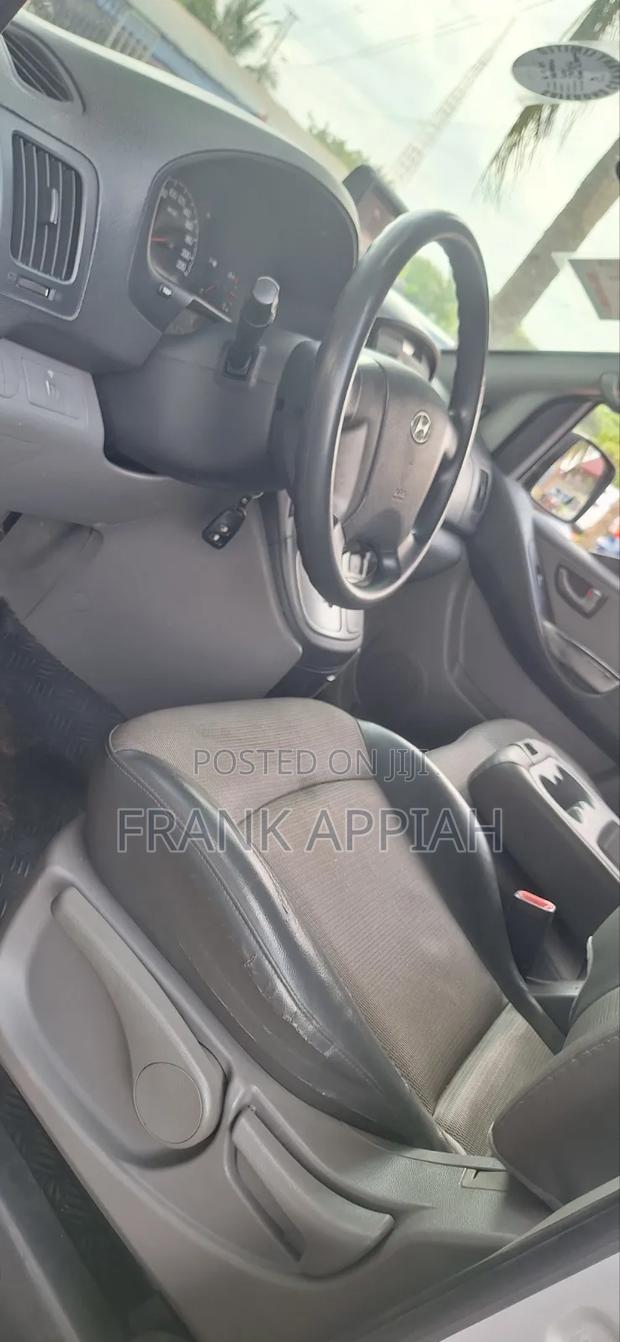Hyundai H300 2010 Silver