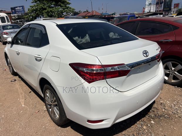 Toyota Corolla Altis 2016 White