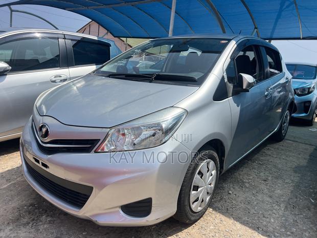 Toyota Vitz 1.3 AWD 5dr 2013 Gray