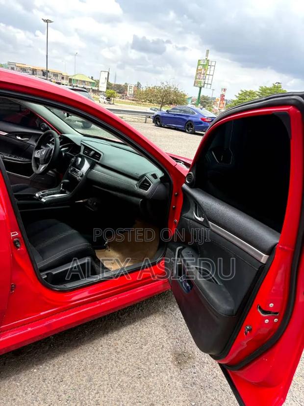 Honda Civic 2018 Red