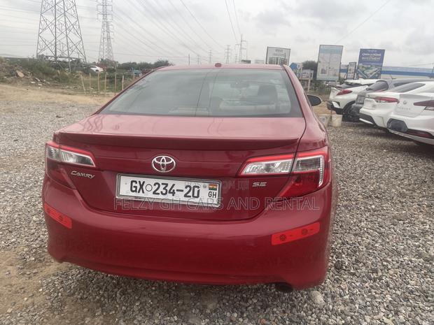 Toyota Camry SE Sport 4dr Sedan w/Prod. End 11/13 (2.5L 4cyl 6A) 2014