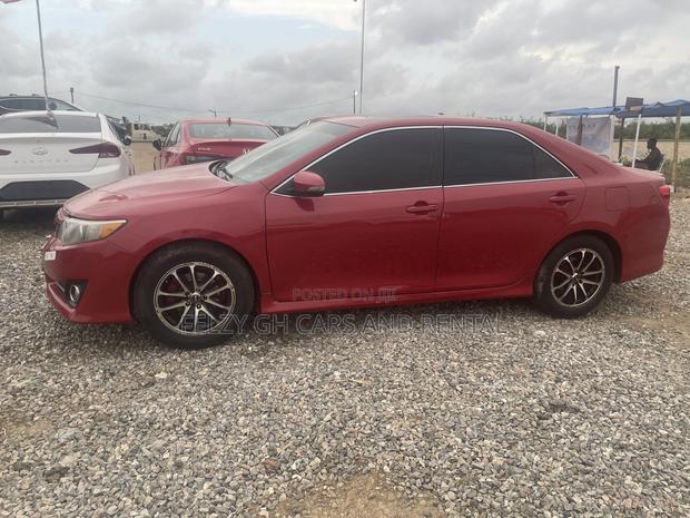 Toyota Camry SE Sport 4dr Sedan w/Prod. End 11/13 (2.5L 4cyl 6A) 2014