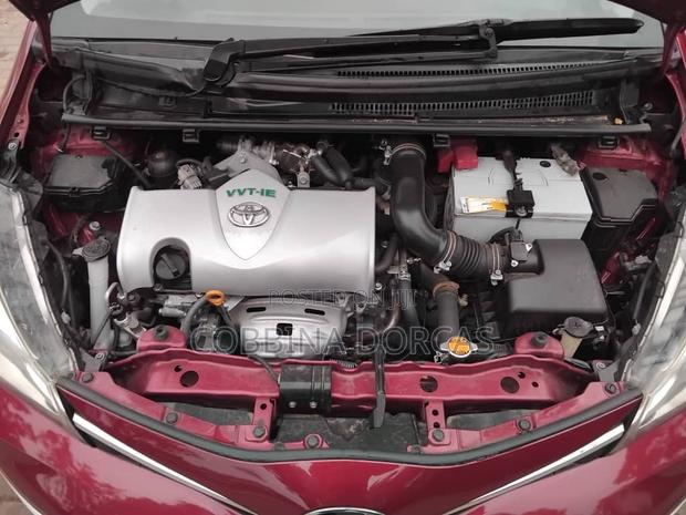 Toyota Vitz 2015 Burgundy