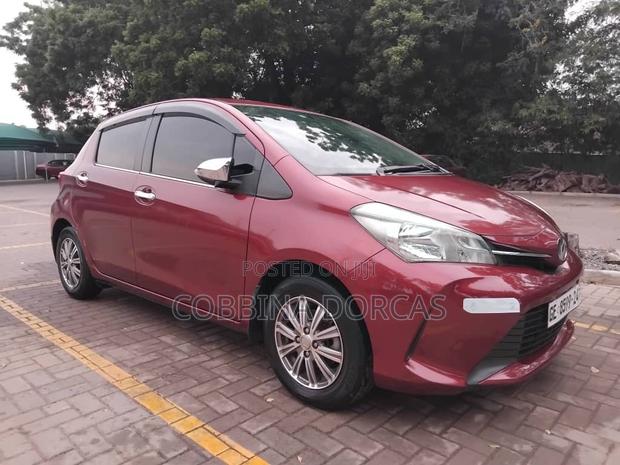 Toyota Vitz 2015 Burgundy