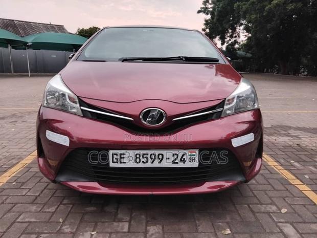 Toyota Vitz 2015 Burgundy