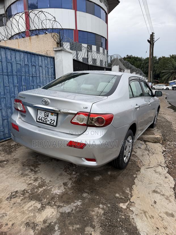 Toyota Corolla LE 4dr Sedan (1.8L 4cyl 4A) 2013 Silver
